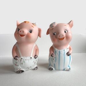 Vintage Lefton Japan Anthropormorphic Pigs Salt & Pepper Pair 3"